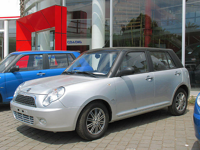 Um Lifan 320, uma das peças cruciais da história das fabricantes de carro chineses.