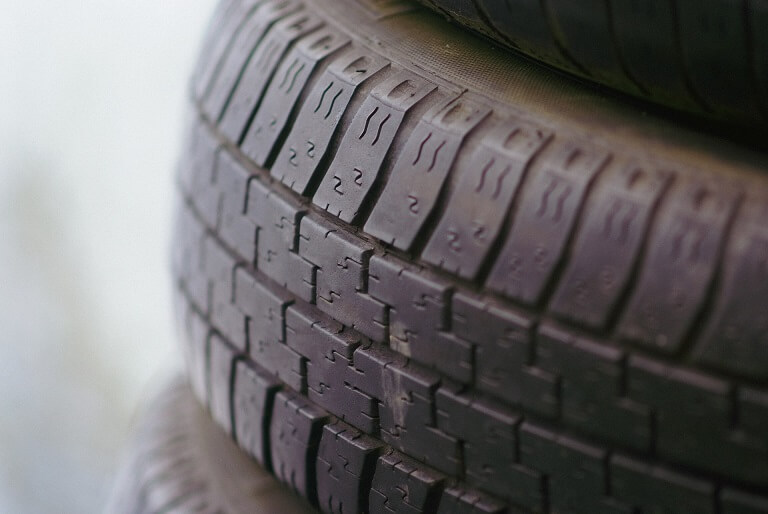 O diâmetro de rodas requer uma alteração no tipo de pneu.