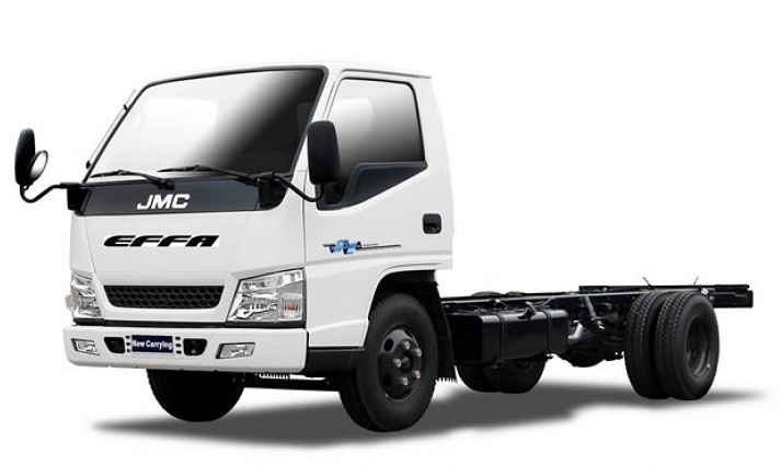 Um caminhão JMC, que faz parte da história das fabricantes de carro chineses.