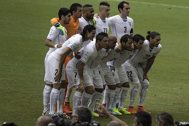 A seleção do Uruguai alinhada para uma foto durante a Copa do Mundo.