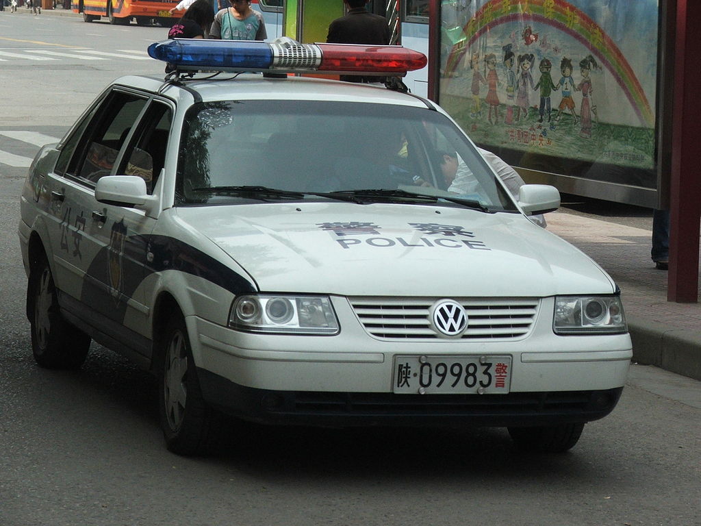 Volkswagen Santana 3000, em formato policial
