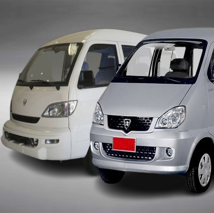 Vans da Effa e da Towner, lado a lado, em um cenário.